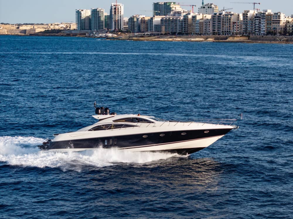 Prywatny rejs półdniowy – luksusowa ucieczka na pokładzie Sunseeker Predator 72