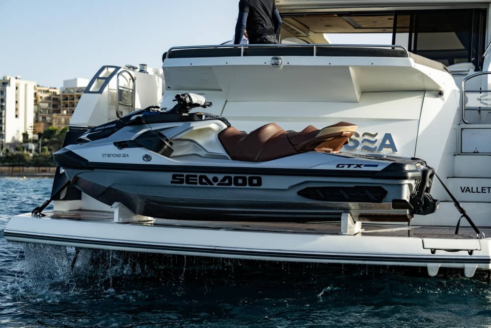 Prywatny rejs półdniowy – luksusowa ucieczka na pokładzie Sunseeker Predator 72