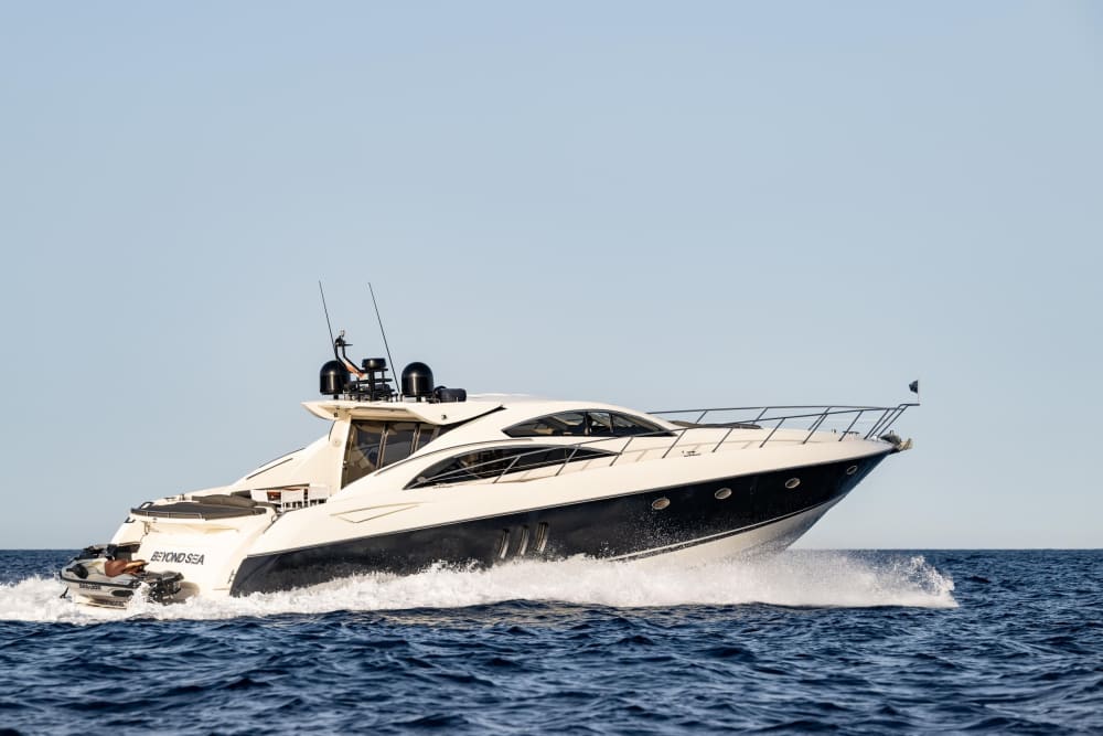Prywatny rejs półdniowy – luksusowa ucieczka na pokładzie Sunseeker Predator 72