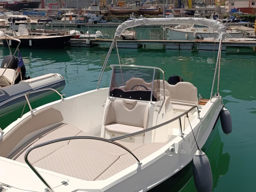 Private Tour nach Positano an Bord der Cayman