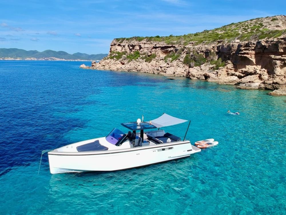 Full-day tour from Ibiza to Es Vedrá with stops at beach clubs