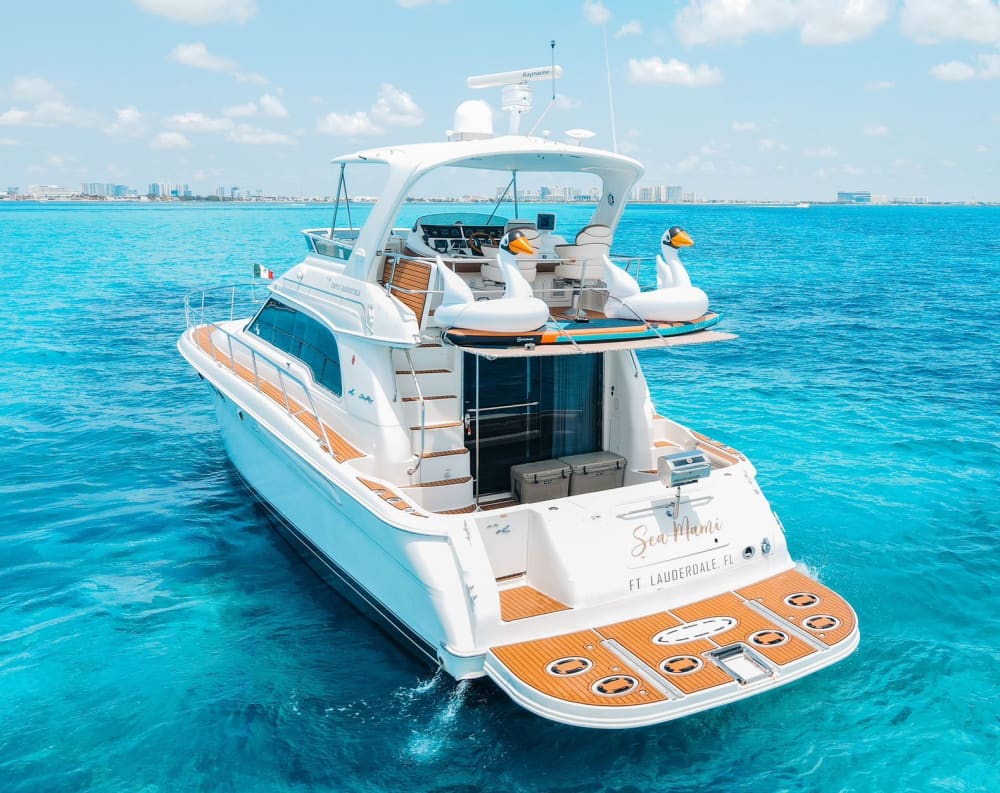 Odkryj Cancún: Cały dzień słońca na motorówce