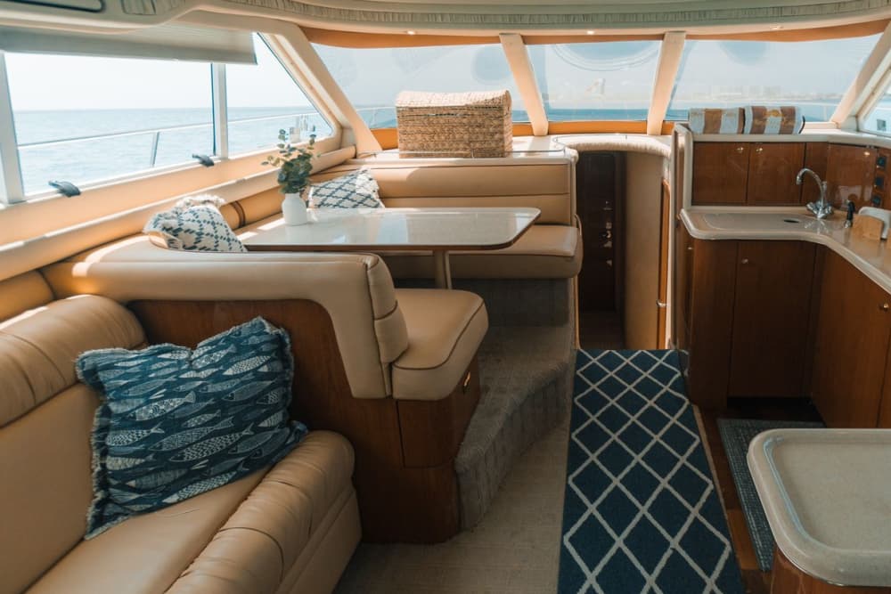 Discover Cancún: A full day of sun on a motorboat