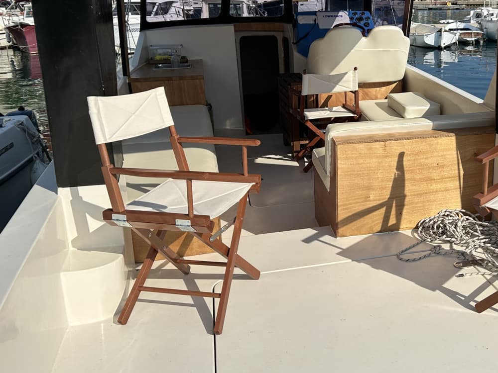 Your day in Podgora, Split-Dalmatia County: Rent a motorboat for 9h of discovery