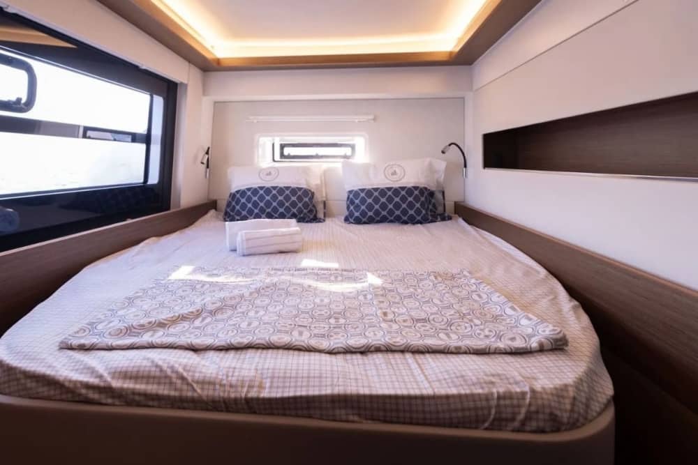 Scopri Kemer con un'escursione in catamarano di un'intera giornata.