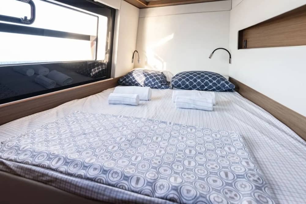 Scopri Kemer con un'escursione in catamarano di un'intera giornata.