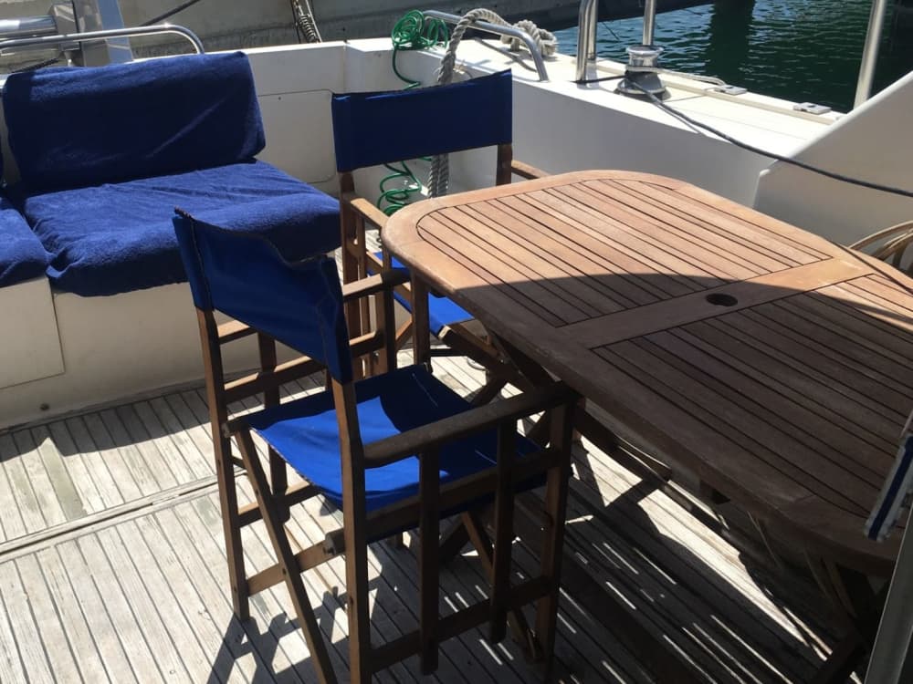 Fuga nel Mediterraneo: tour privato in barca di 4 ore da Valencia