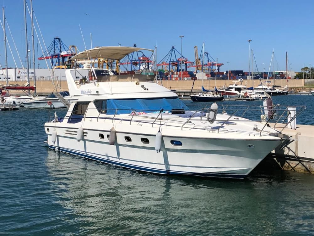 Fuga nel Mediterraneo: tour privato in barca di 4 ore da Valencia