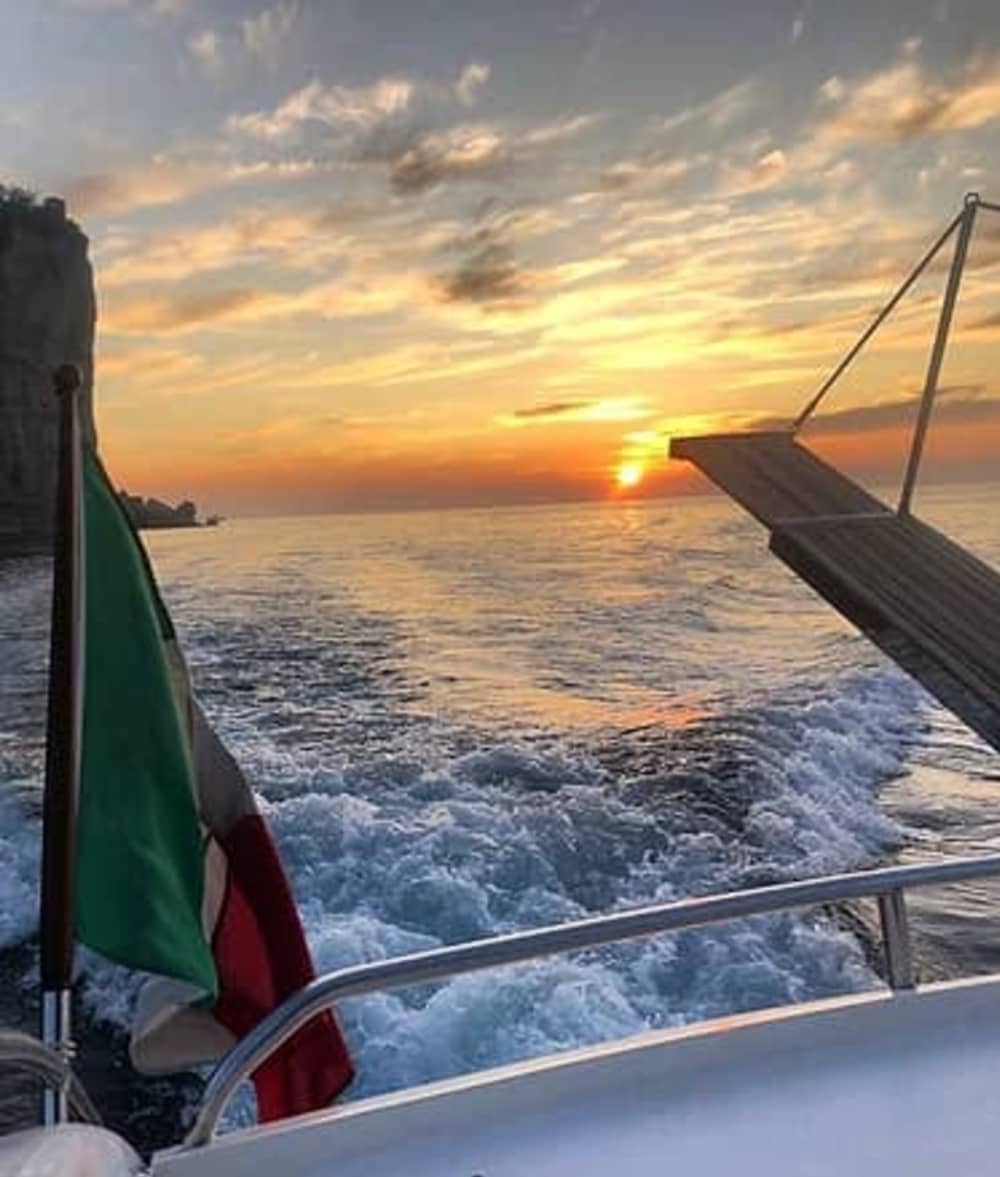 Capri sunset by Sea: tour privato dell'isola di 4 ore al tramonto da Capri