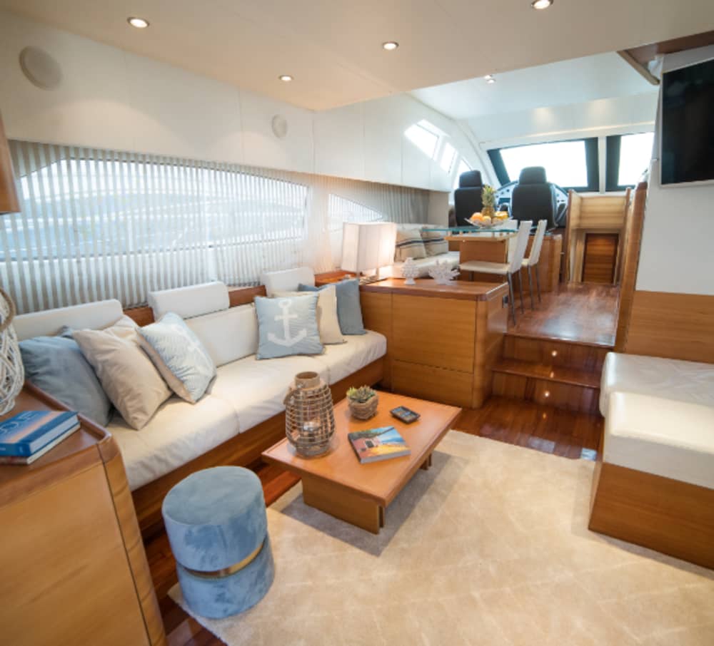 Siracusa e Ortigia in grande stile: noleggio di uno yacht per un'intera giornata