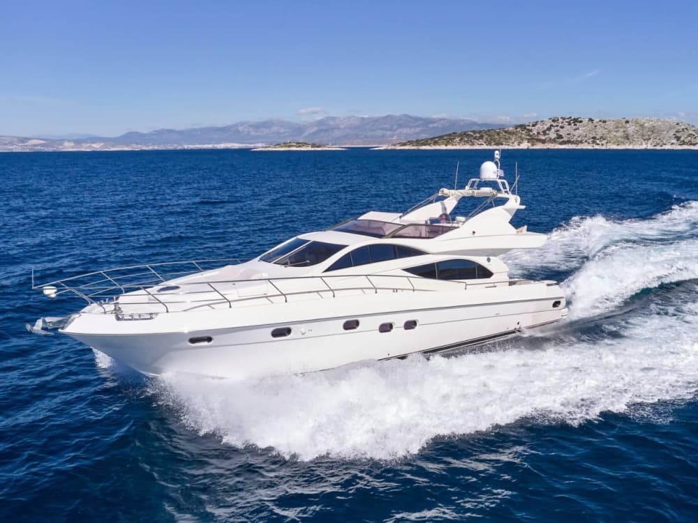 Siracusa e Ortigia in grande stile: noleggio di uno yacht per un'intera giornata