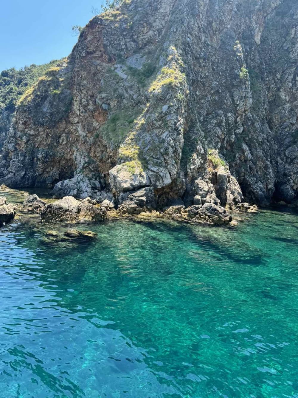 Goditi il sole con un'escursione in barca di 9 ore a Opatija.