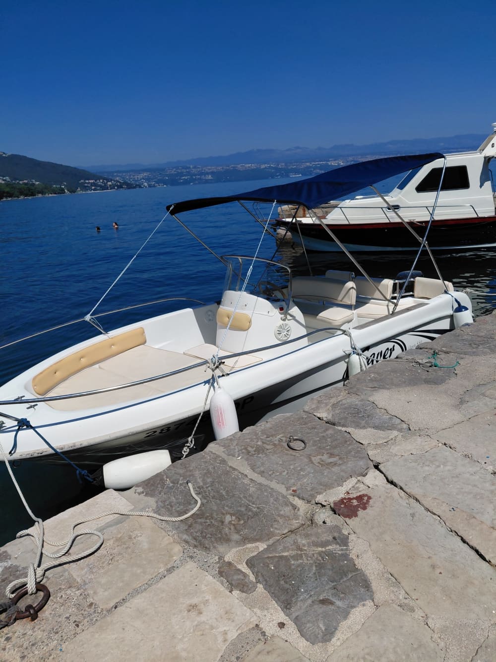 Goditi il sole con un'escursione in barca di 9 ore a Opatija.