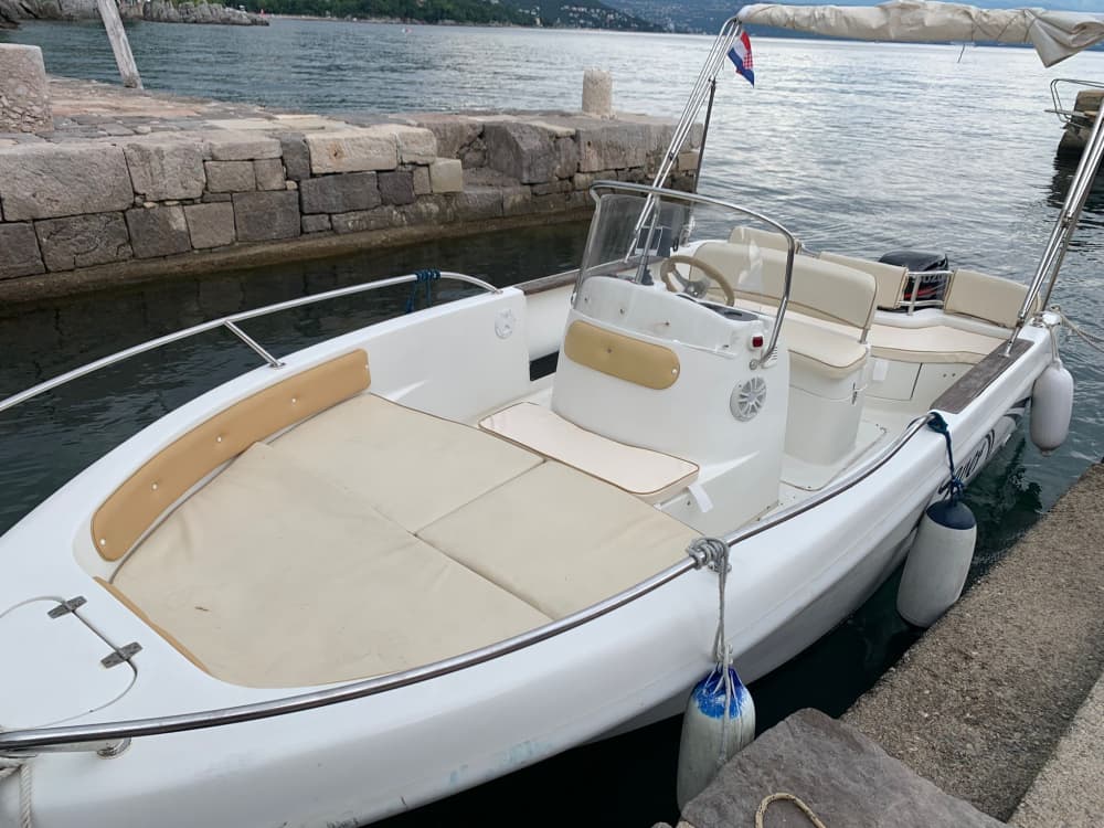 Goditi il sole con un'escursione in barca di 9 ore a Opatija.