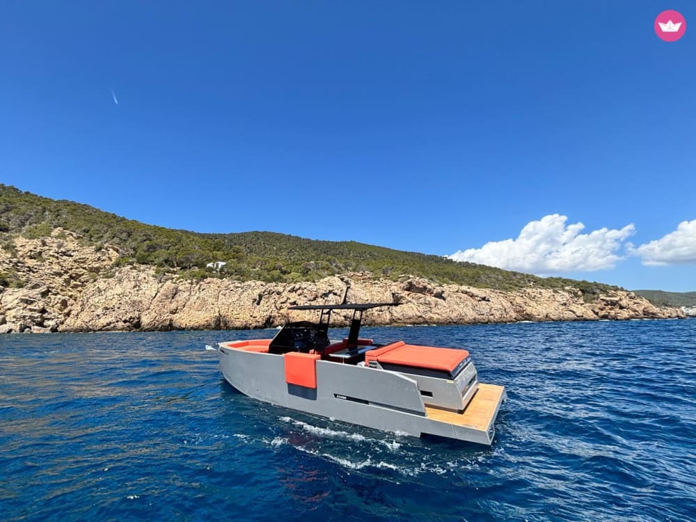 Upptäck Balearerna: en båttur mellan Ibiza och Formentera