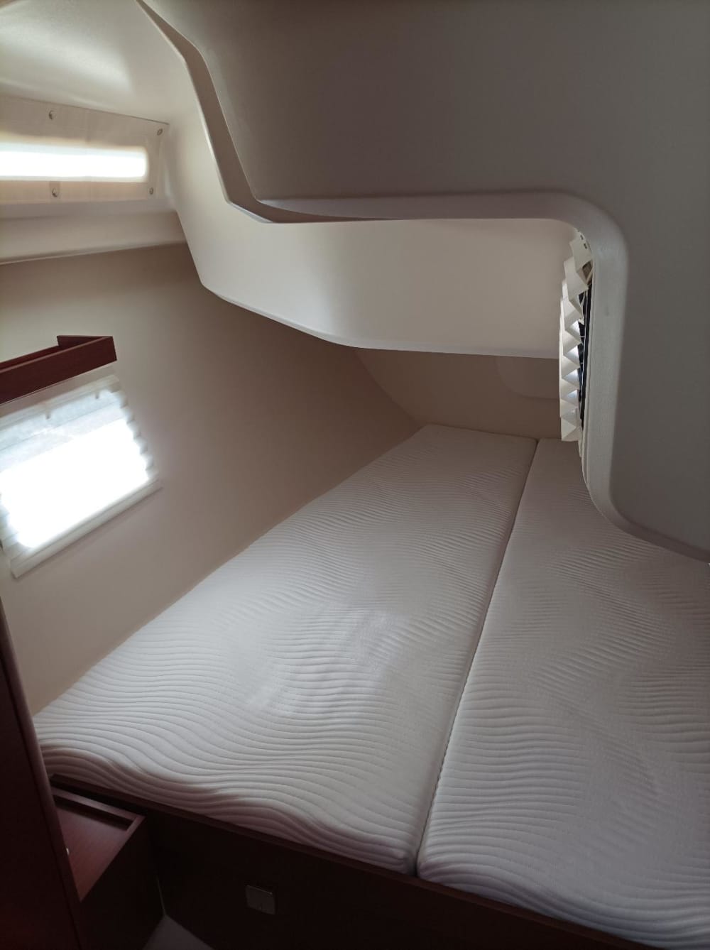 Explorez le port de Kavala et profitez d'une journée complète de navigation à voile.