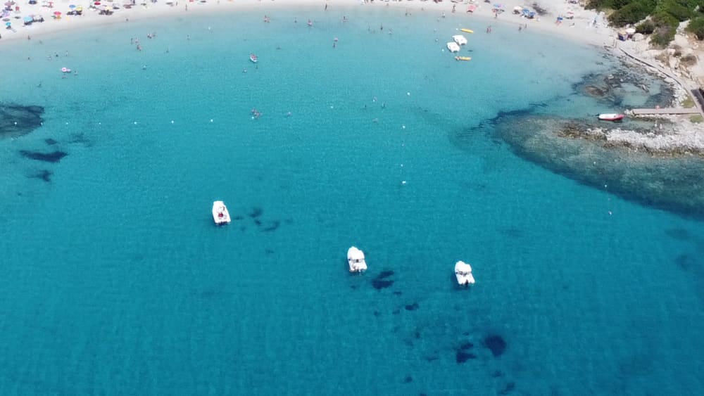 Rejs minijachtem: odkryj Punta Molentis oraz najpiękniejsze plaże i wyspy Villasimius.