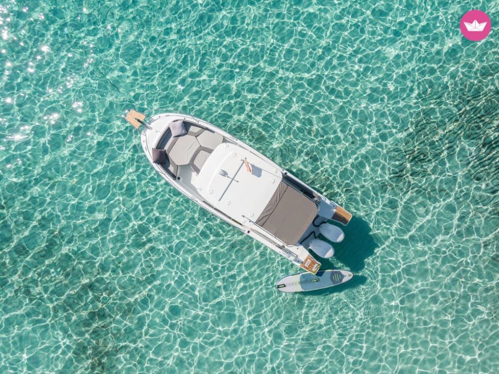 Santa Eulària am Meer: versteckte Buchten, offene Gewässer und Schönheit