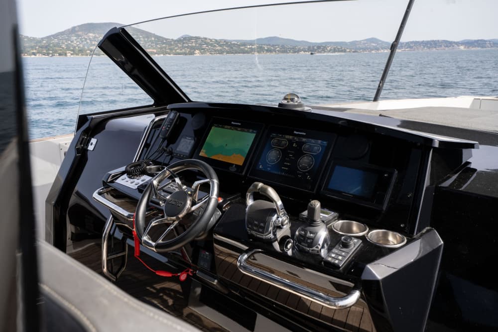 Få varje ögonblick att räknas: En heldag i solen runt Sainte-Maxime på en motorbåt