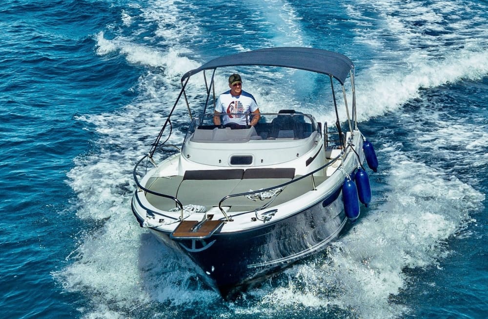 Expérience cristalline : Découvrez Dubrovnik en bateau à moteur