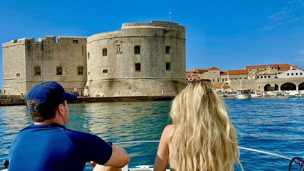Expérience cristalline : Découvrez Dubrovnik en bateau à moteur