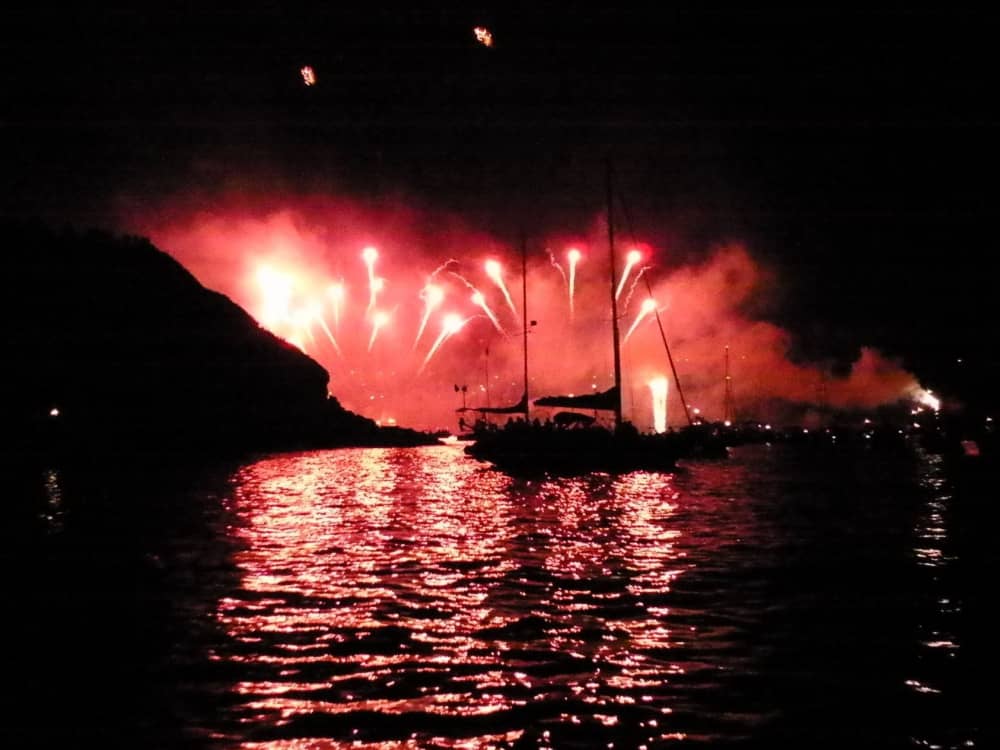 Votre journée à Saint-Cyprien : Louez un bateau à moteur pour une journée complète de découverte