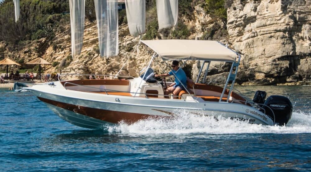 Quick Escape to Paradise: Private 3-Hour Cruise