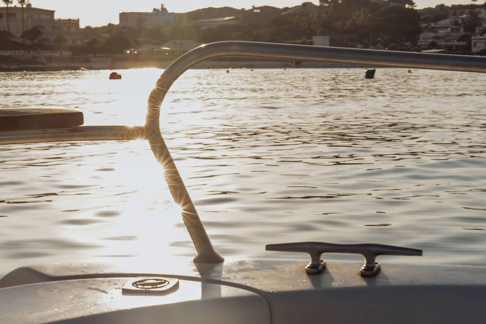 Exklusiv privat motorbåtstur på Menorca med lokal skeppare (8 timmar)