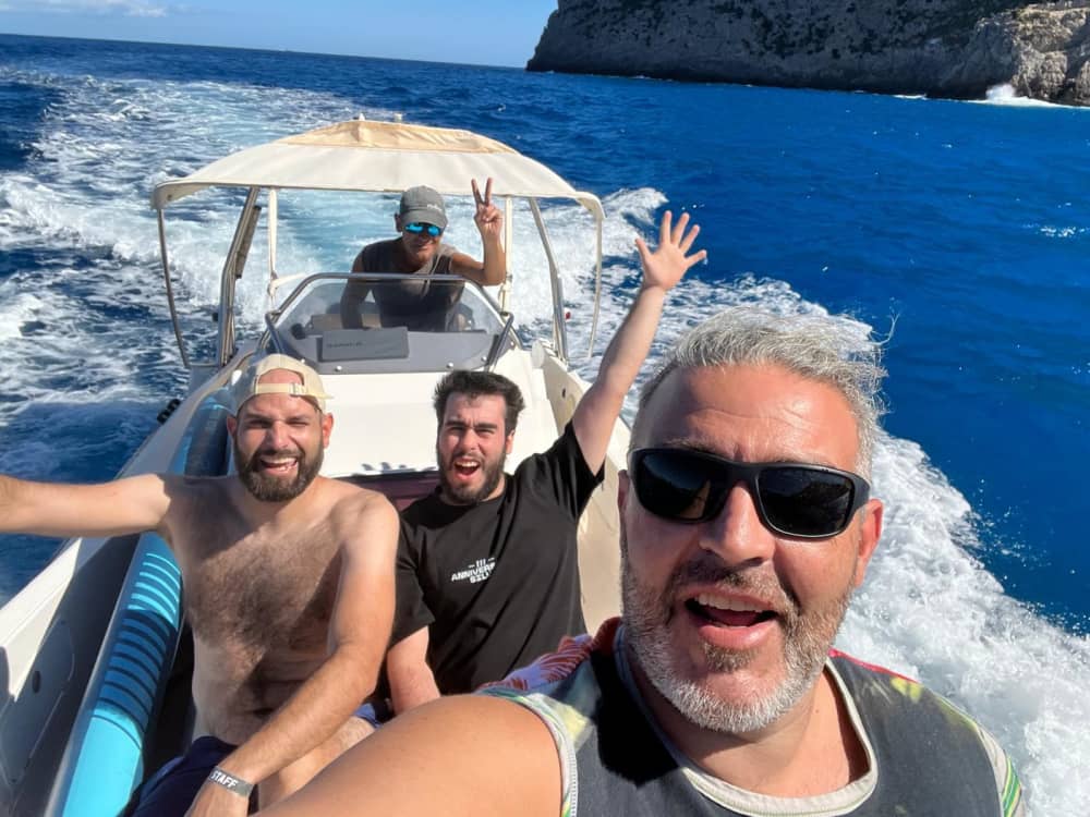 Relaxe em um passeio de barco de 3h30 em Alcúdia.