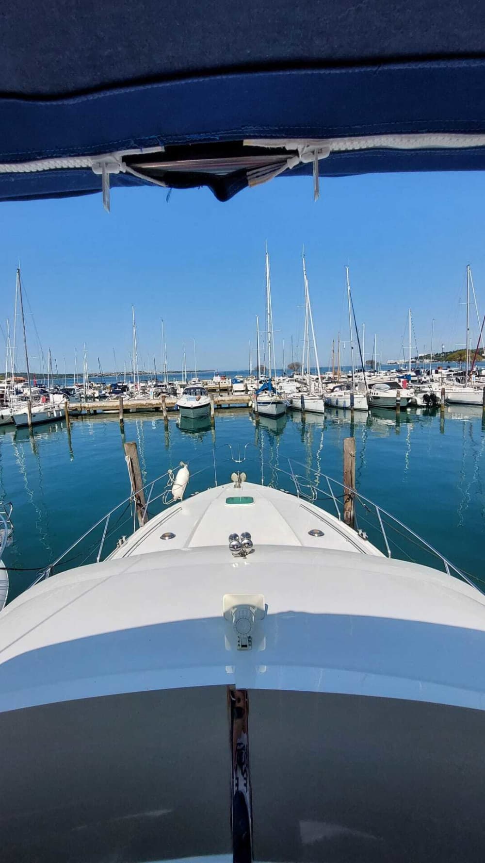 Sea, Love & Sun: A full day of emotions on a motorboat