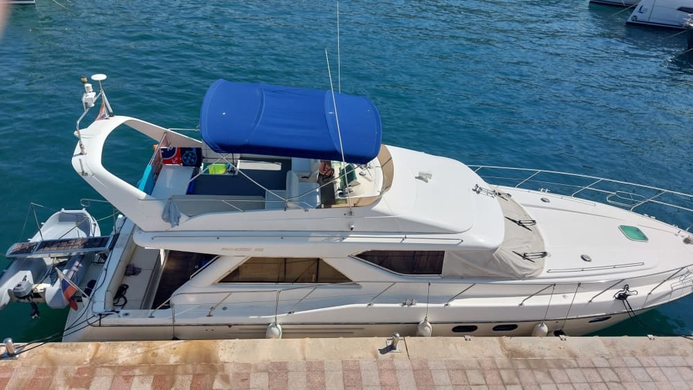 Sea, Love & Sun: A full day of emotions on a motorboat