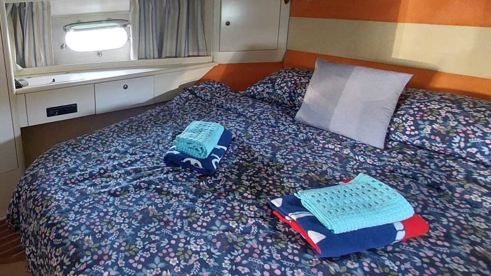 Sea, Love & Sun: A full day of emotions on a motorboat