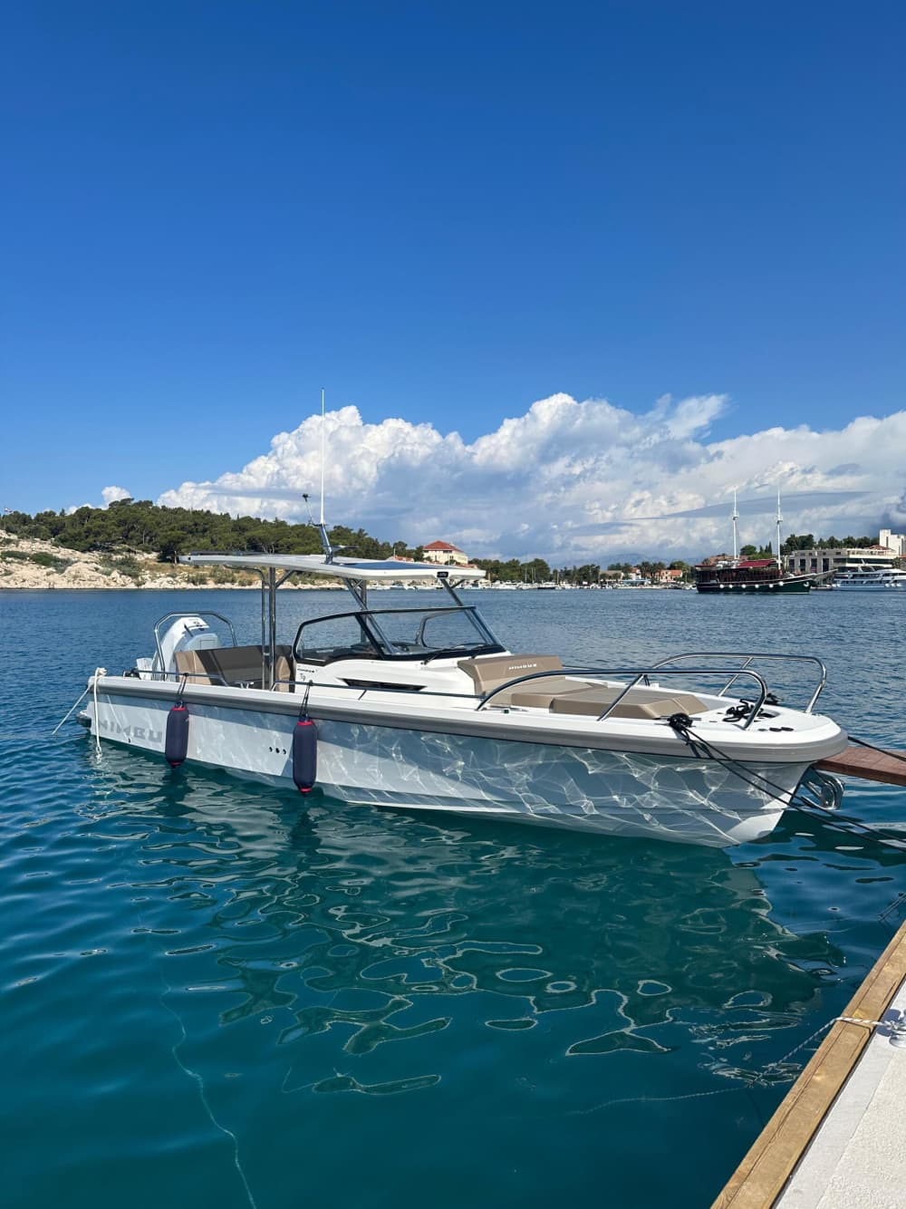 Makarska escape: 4h of relaxation on a motorboat