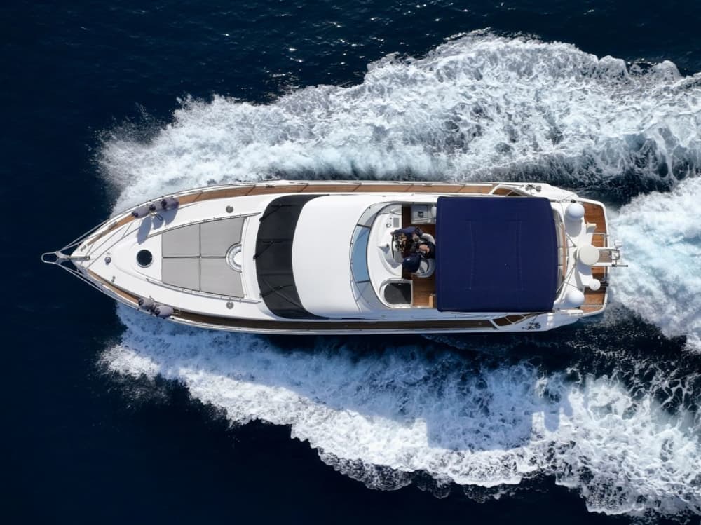 Orillas volcánicas y aguas cristalinas: un día en Lipari y Vulcano