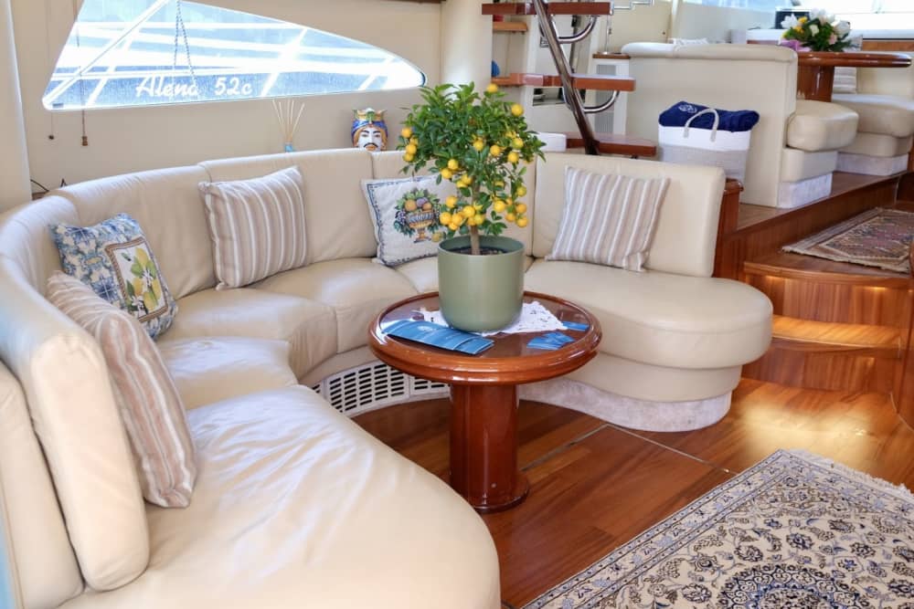 Orillas volcánicas y aguas cristalinas: un día en Lipari y Vulcano