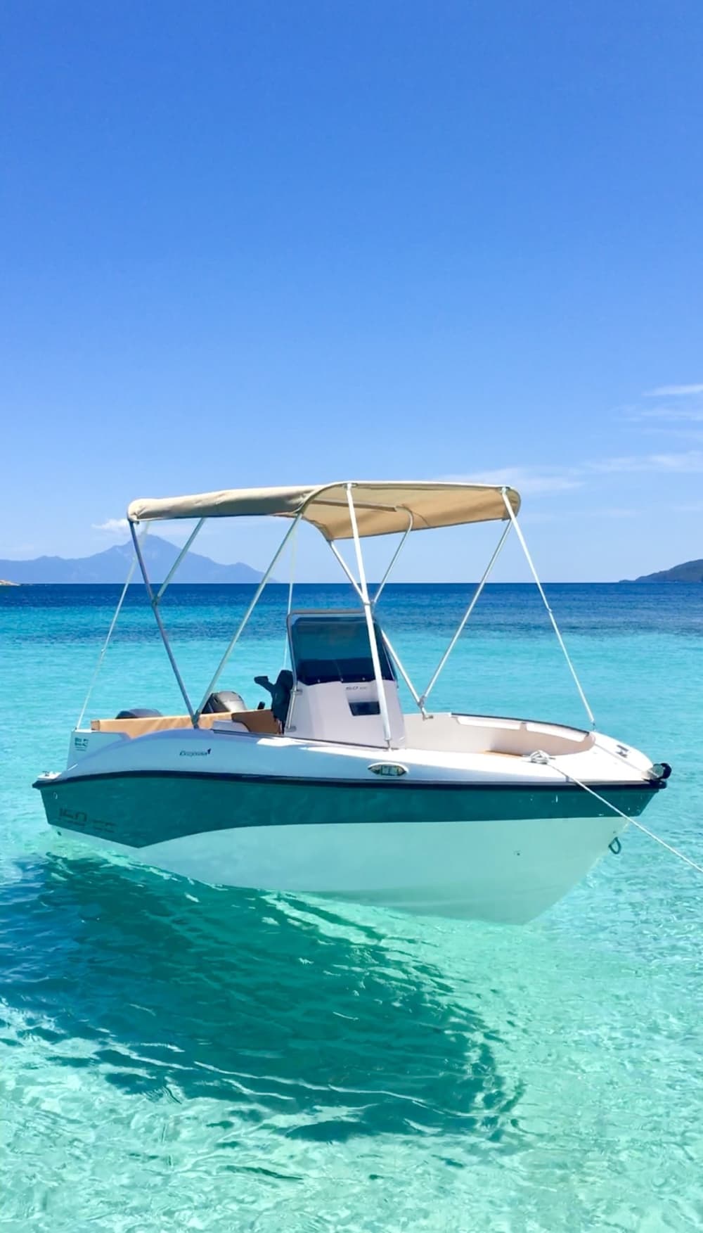 Profitez de 9 heures de navigation à moteur à Vourvourou