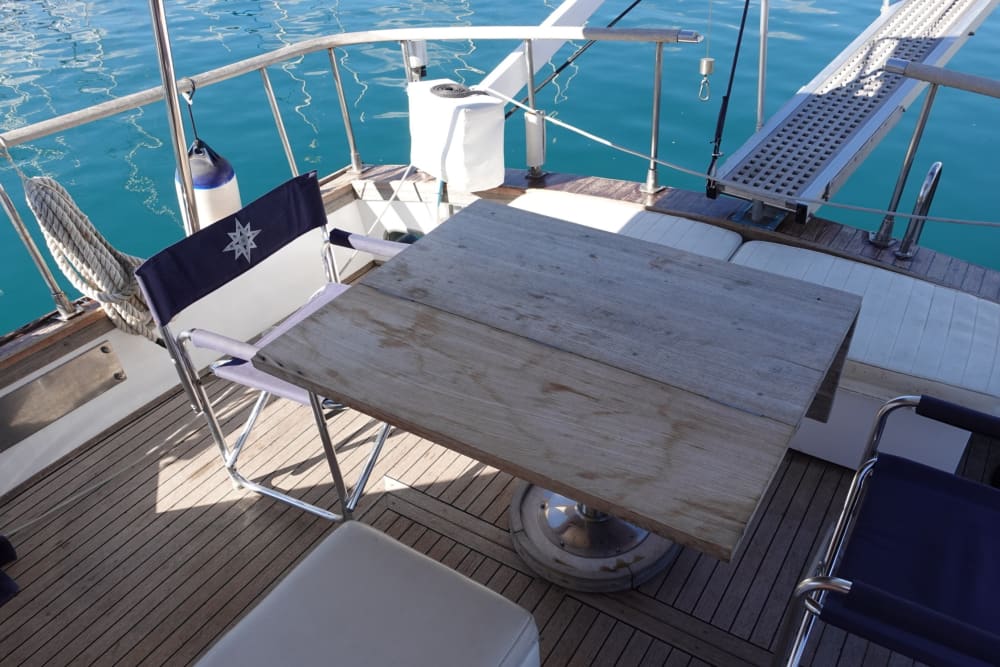 Spend your day in Castellammare del Golfo renting a motorboat for 7 hours to discover the Zingaro