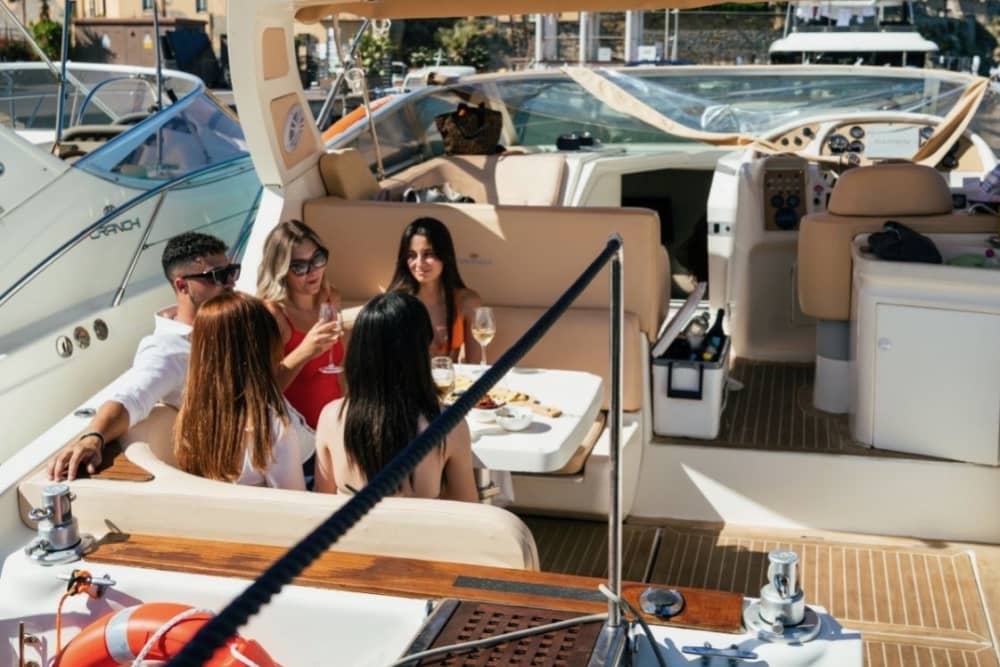 Ontdek Palermo tijdens een 7-uur durende boottocht op een motorboot.