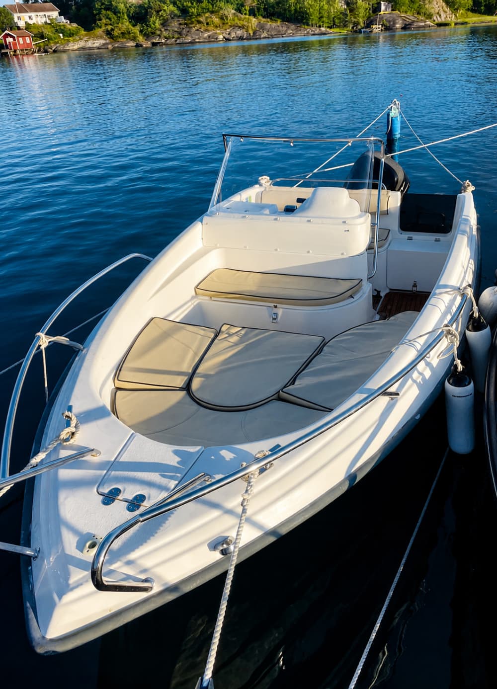 Private Fjord & Island Boat Tour in Fiskebäckskil aboard a Ryds Motorboat
