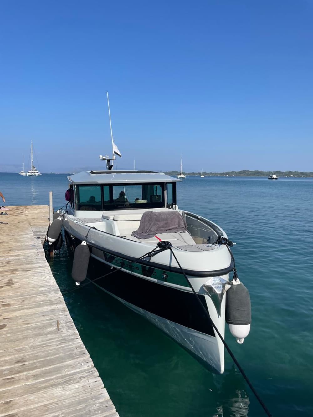 CORFOU NORD-EST ET VILLAGE DE KASSIOPI : Croisière privée
Location de yacht / Excursion en bateau / Croisière quotidienne