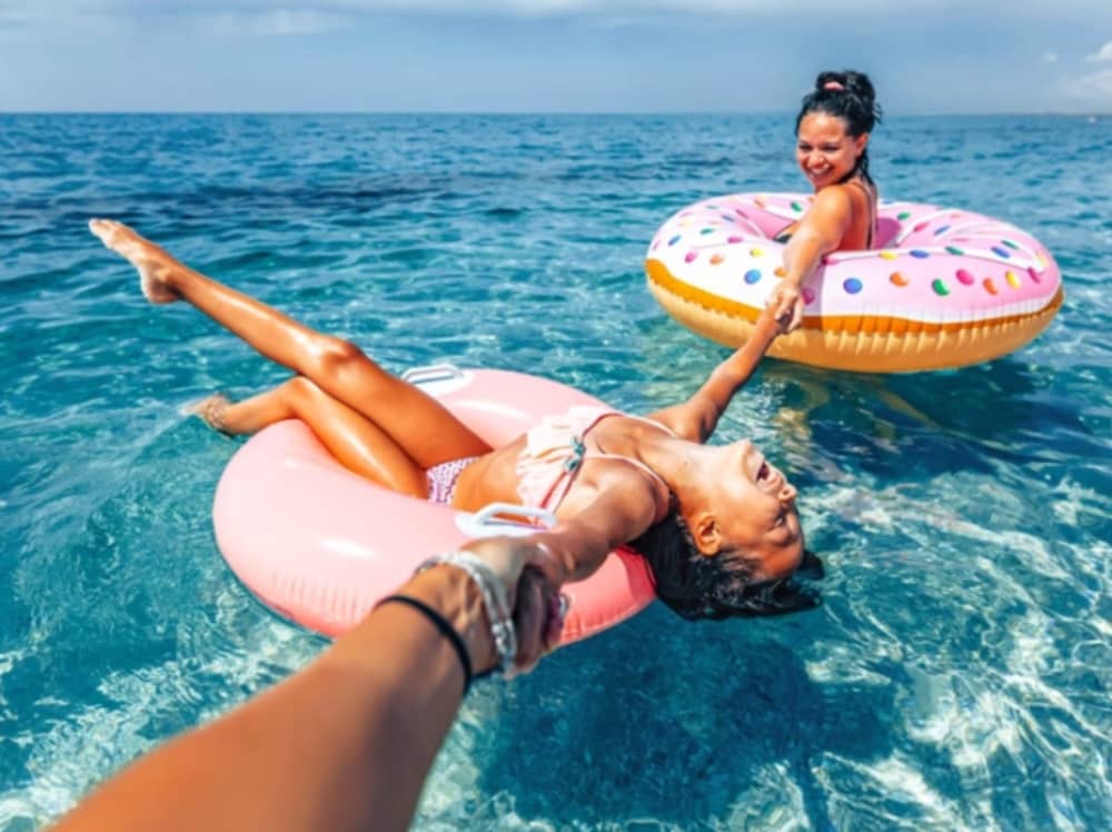 Plaisirs en mer : plongée avec tuba, natation et SUP