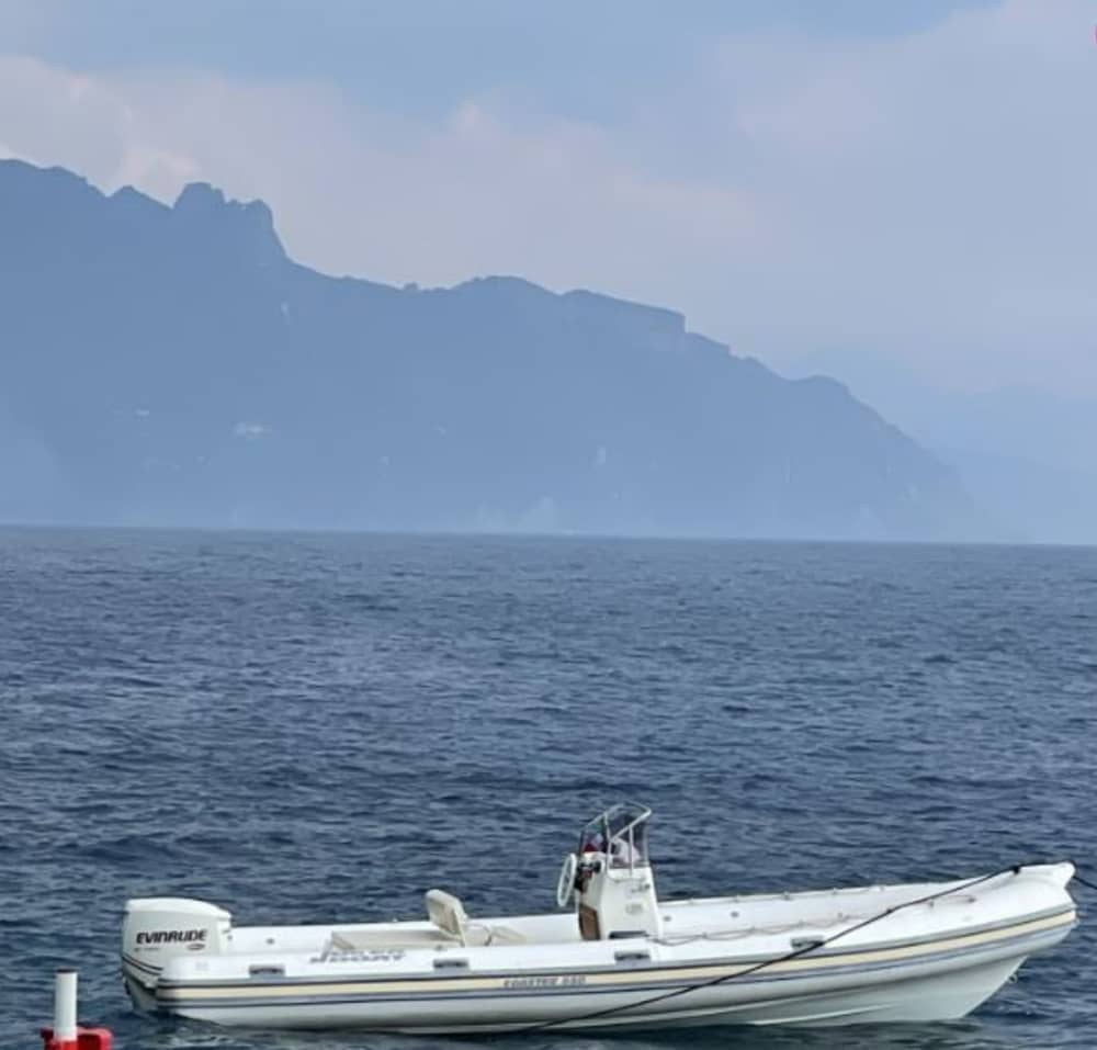 Exklusive Küstenbootstour Amalfi & Positano
