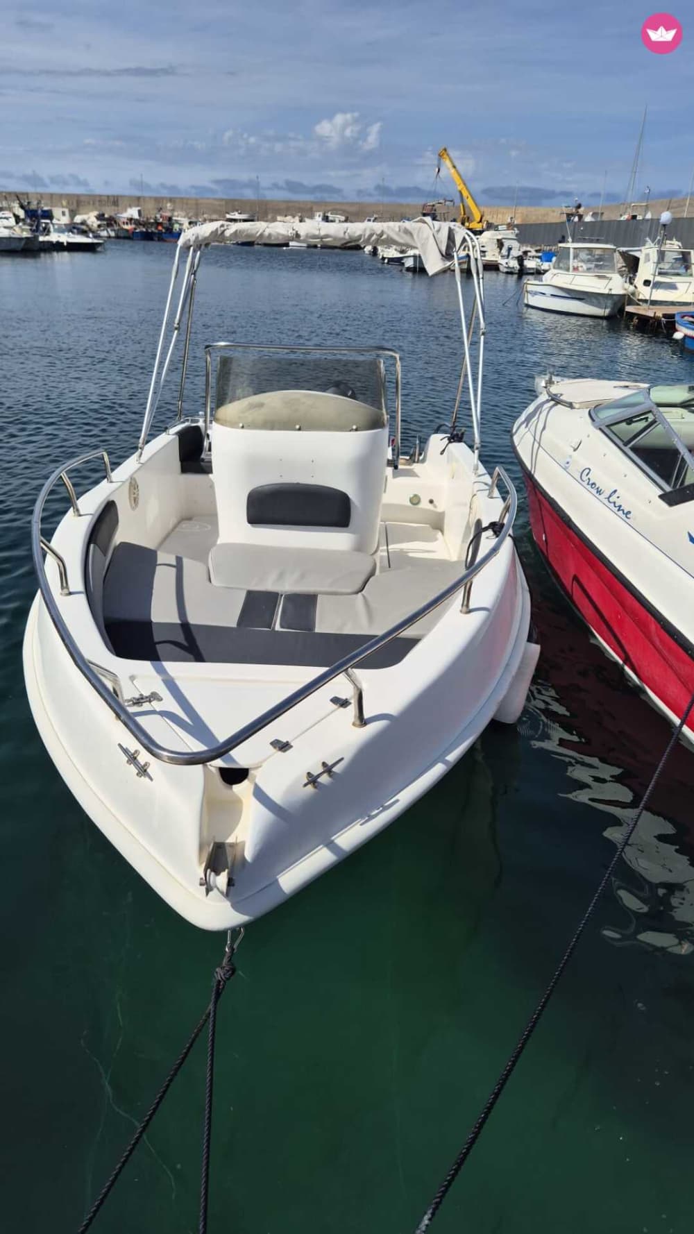 Vivi una giornata indimenticabile con il nostro BLUMAX 19 OPEN, dotato di tutto il necessario per una perfetta giornata in barca!