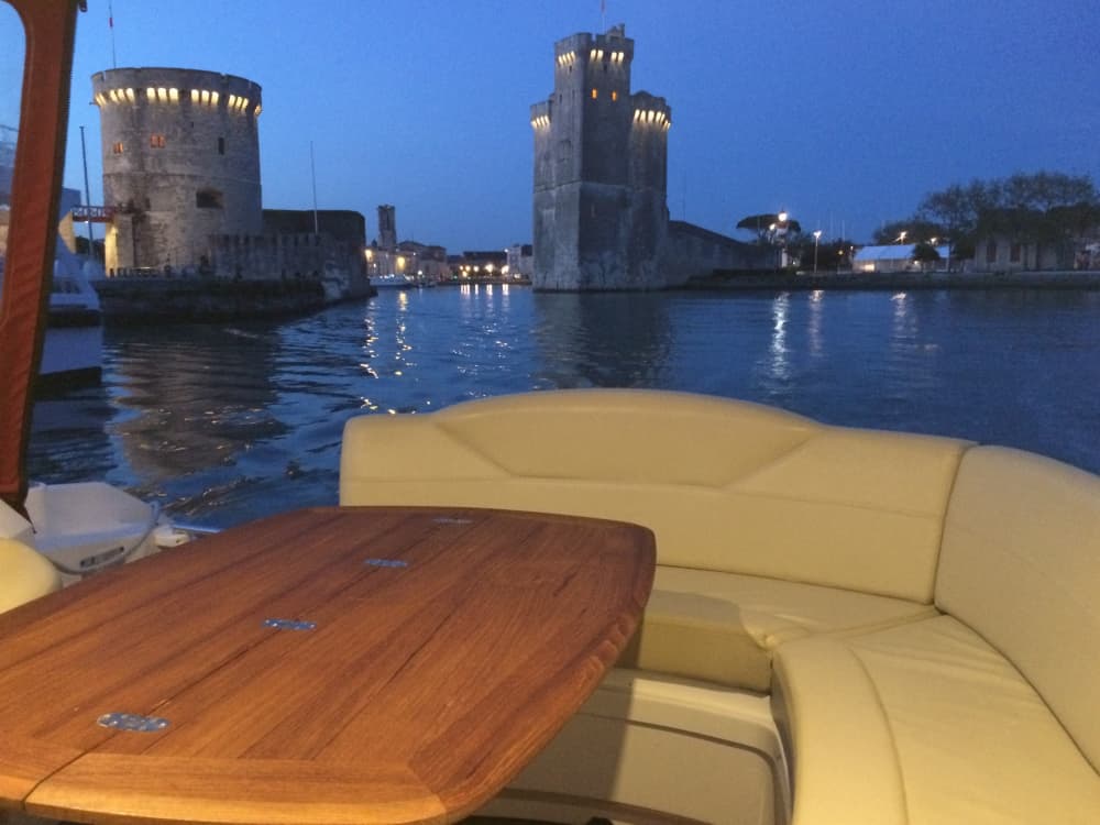 Relax in Saint-Martin-de-Ré: 8h30 of sun on a motorboat