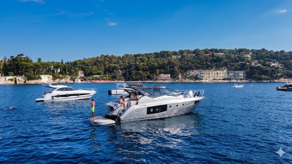 Escapada para Mônaco: Um Momento de Privilégio no Mar