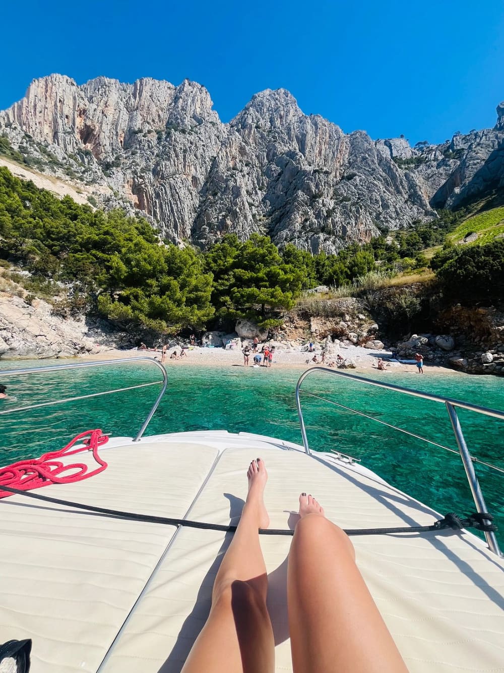 Highlights von Hvar: Private Bootstour zu den Pakleni-Inseln und den Roten Felsen