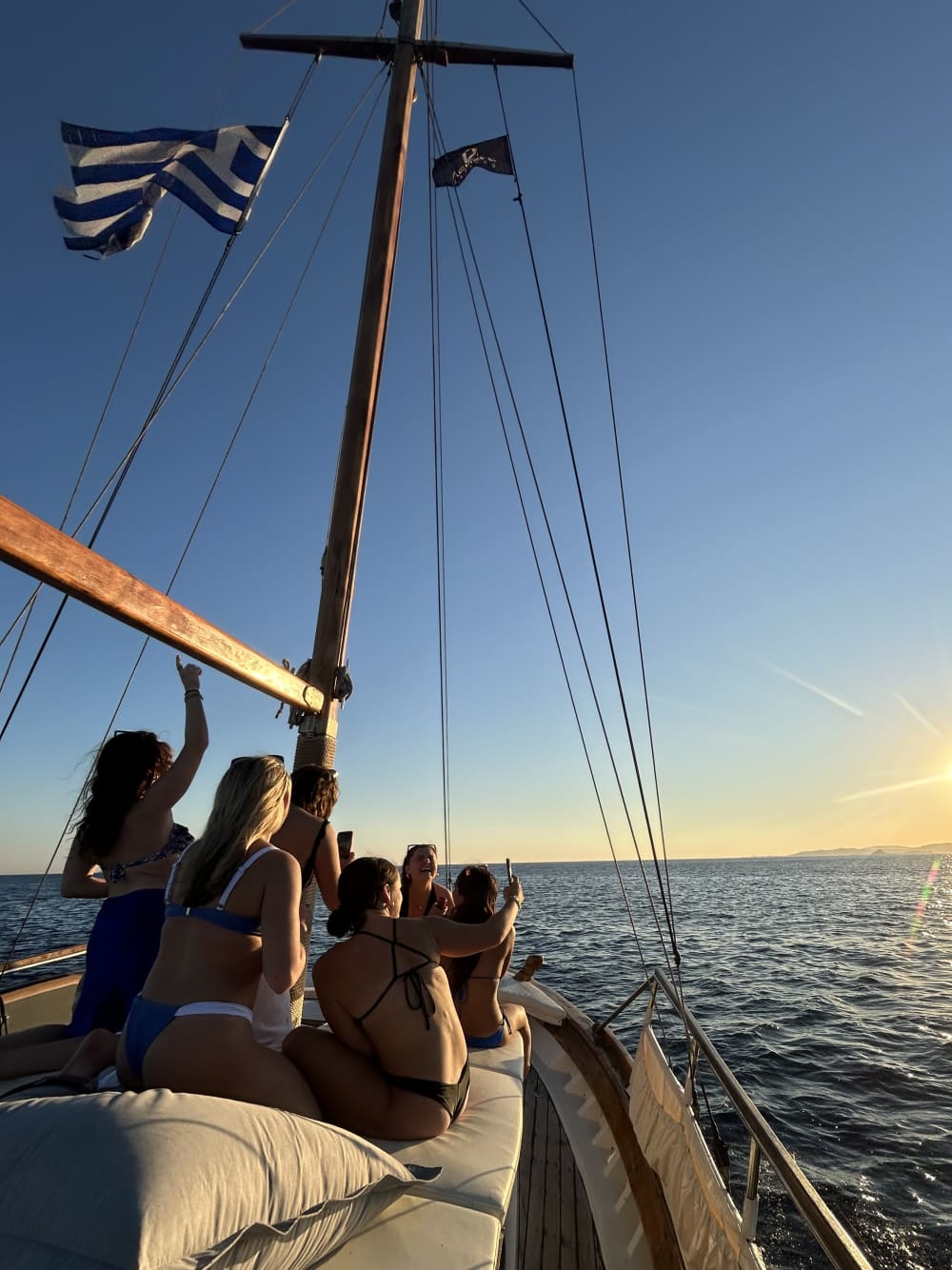 Частный круиз на традиционной лодке на весь день