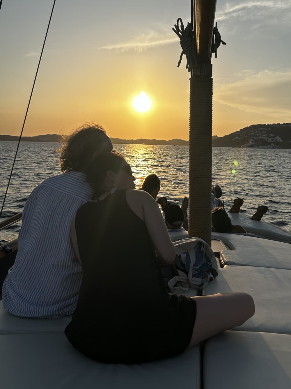 Частный круиз на закате