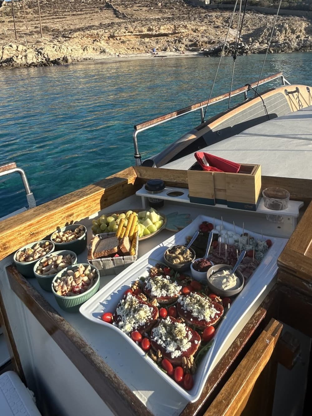 Частный круиз на традиционной лодке на весь день