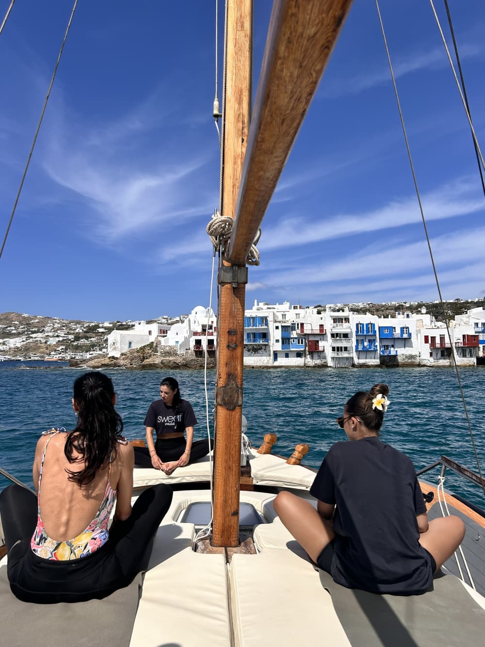 Частный круиз на закате